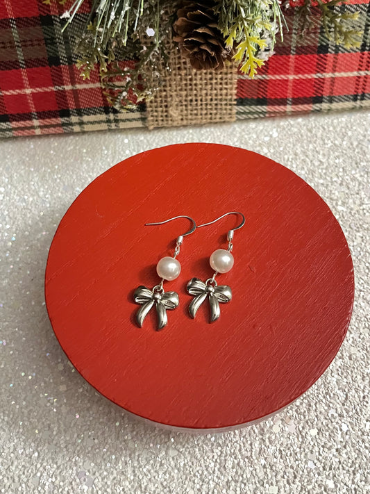 Colette Pearl Bow Earrings